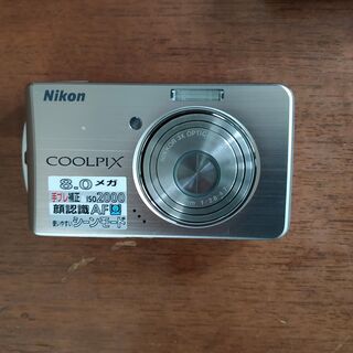 デジタルカメラ　NIKON　COOLPIX S520　訳あり