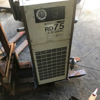 日立コンプレッサー　CKDエアードライヤー