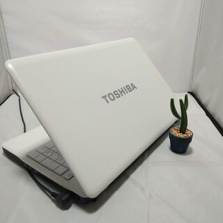 ✨白くて可愛い東芝ノートPC✨SSD搭載でサクサク♪早いモノ勝ち❣️ 東芝✨ホワイト白✨動画視聴✨美品です✨動作早いSSD搭載