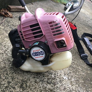 草刈り機珍しいピンクエンジン絶好調 草刈り機珍しいピンクエンジン絶好調