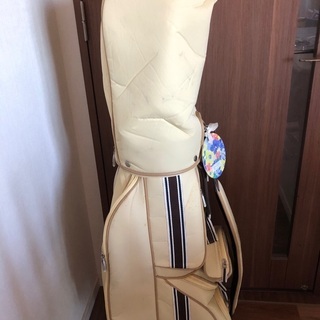 WilsonのゴルフクラブとMIZUNOのゴルフバック