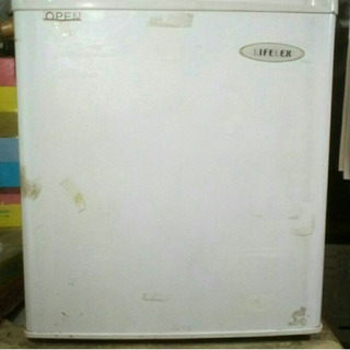 冷蔵庫・50 L・コンパクトサイズ・作動確認済み