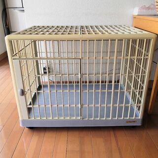 犬小屋　(プラスチック製ゲージ)