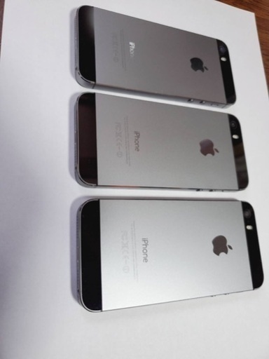 新作入荷!!】 iPhone5s 16gb docomo 3台セット ほぼ未使用 新品同様
