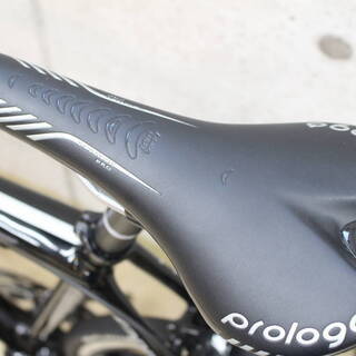 店R320)【美品】キャノンデール CANNONDALE スーパーシックスエヴォ SUPER SIX EVO 105 ロードバイク 完成車 自転車 サイクリング