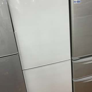 2019年製SHARPのちょこっと大きめ2ドア冷蔵庫です!!