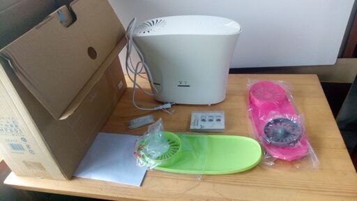 Electrolux mjuk vit(ミュークヴィート) スチーム式アロマ加湿器 【3~6畳用】 EHF801　新品未使用