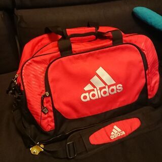 ADDIDAS　ショルダーバッグ