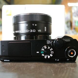 NIKON J5 標準パワーズームレンズキット 別売り充電池1個付き。当店