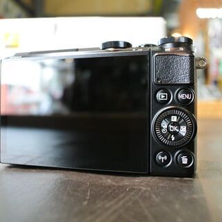 NIKON J5 標準パワーズームレンズキット  別売り充電池1個付き。当店不具合時返金保証1ヵ月付き。 NIKON J5 標準パワーズームレンズキット 別売り充電池1個付き。当店