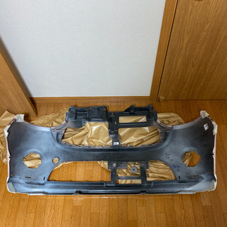 ダイハツ　ムーヴキャンバス　新品バンパー