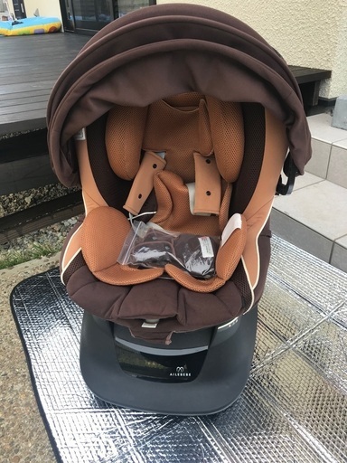 エールベベ　チャイルドシート