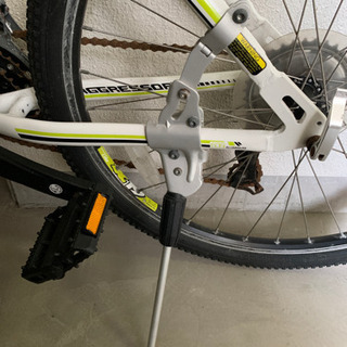 美品自転車　２６インチ、21段ギア、スタンド、空気入れ付き。