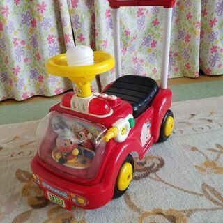 幼児用おもちゃの車