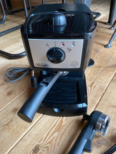 お話中　デロンギ　エスプレッソ　カプチーノメーカー