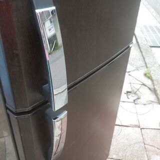 □配達可□三菱 ノンフロン冷蔵庫 MR-H26P-PW 256L 木目調 2008年製