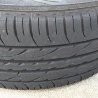 トヨタのSAIがはいていたタイヤとホイール