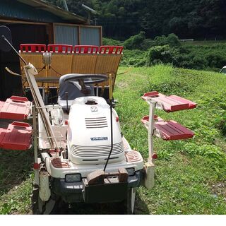 田植え機とコンバイン