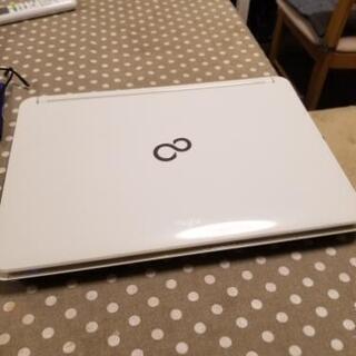 決まりました!ノートPC FUJITSU LIFEBOOK AH54/D ホワイト