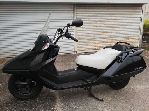 ホンダのフュージョンXSE 。フルノーマル。外装結構綺麗です。エンジンセル押すと同時にエンジン始動出来る位調子良いです。