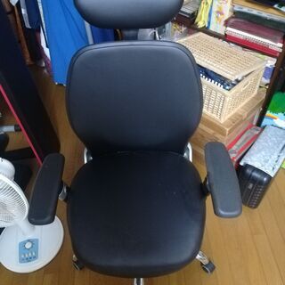 LOWYA PCチェア 椅子 定価¥24990