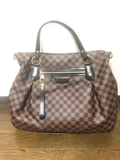 LOUIS VUITTON  ルイヴィトン　大きめバッグ　美品