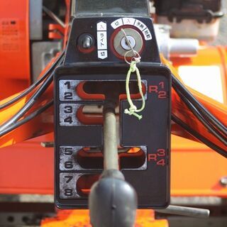 SOLD OUT】クボタ 耕運機 管理機 TD520 5.2馬力 セル付 テーラー 牽引