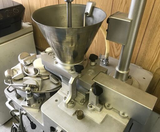 札幌市◇ ギョウザ加工製造機 トーセ― □ 卓上 餃子 自動成型機 札幌市◇ ギョウザ加工製造機 トーセ― □ 卓上 餃子 自動成型機