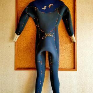 11月～5月まで使用できるセミドライのウエットスーツ！！