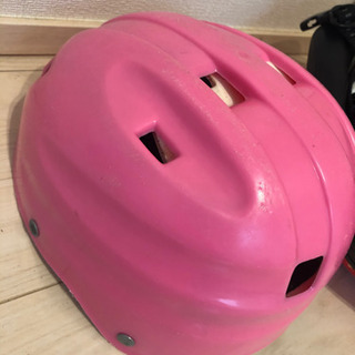 ピンクの、ヘルメット
