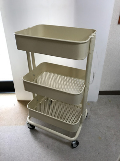 キャスター付き 3段収納