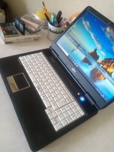 まだまだ使える富士通ビジネスパソコンWindows10/15型テンキー付き