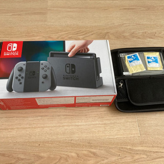 任天堂switch本体と、switch専用携帯カバー　セット