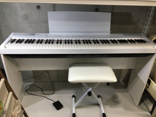 ●販売終了●YAMAHA　デジタルピアノ　P-105　2012年　中古品　椅子有　取説有　ホワイト