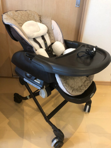 【お取引調整中】コンビ　ハイローチェア　オートスイング