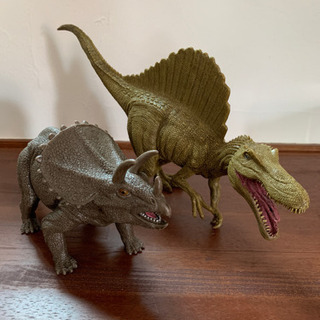 恐竜 人形 スピノサウルス トリケラトプス