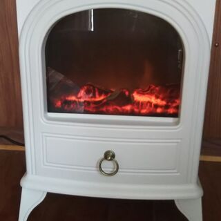 🌼 おもむきのある暖炉型ヒーター（ホワイト色）🤫