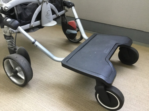 ベビーカーに取り付けるバギーボードです