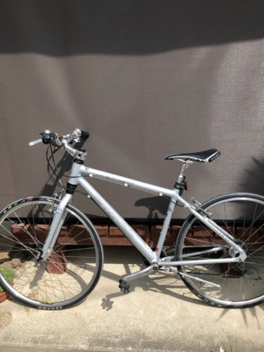 話し合い中　クロスバイク　Ｃannondaleキャノンデール