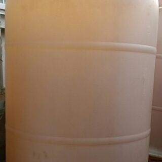 貯水タンク（高密度ポリタンク ２1０L）