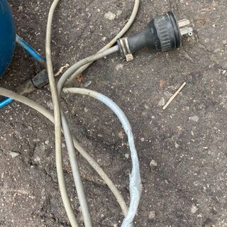 B7396　A動作確認済み♪　イワタ/岩田　エアコンプレッサー　DSP-04PT　200V　PayPay・カード利用可能