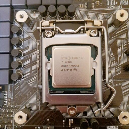 《CPU　INTEL　COREi7　i7-6700K》