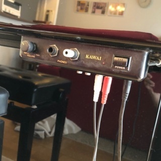 (値下げしました) カワイ　アップライト　ピアノ　消音機能付