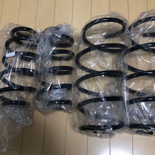 【新車外し、取付込み】ヴォクシー、ノア、エスクァイア　4WDケツ上がり解消  純正サス