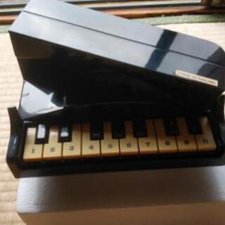 ピアノ型電話機