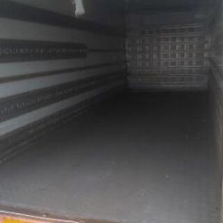 鍵穴付き・南京錠付き】【シャッター式】保冷コンテナ 長さ約615cm×幅