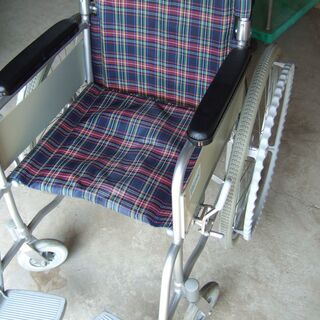 車イス　車椅子 折りたたみ式/ 介護、自走式 両用/ 美品　引き...