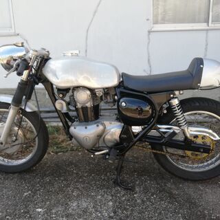 カワサキのエストレヤ250cc。格好良いカフェカスタム。単気筒好...