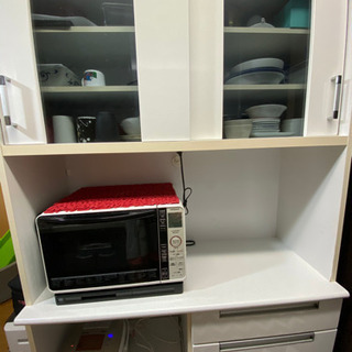 食器棚　白　使用歴3年　解体可能　カップボード　キッチンボード