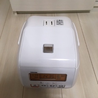 炊飯器　TOSHIBA 三合炊き2017年製　RC-5SK グラ...